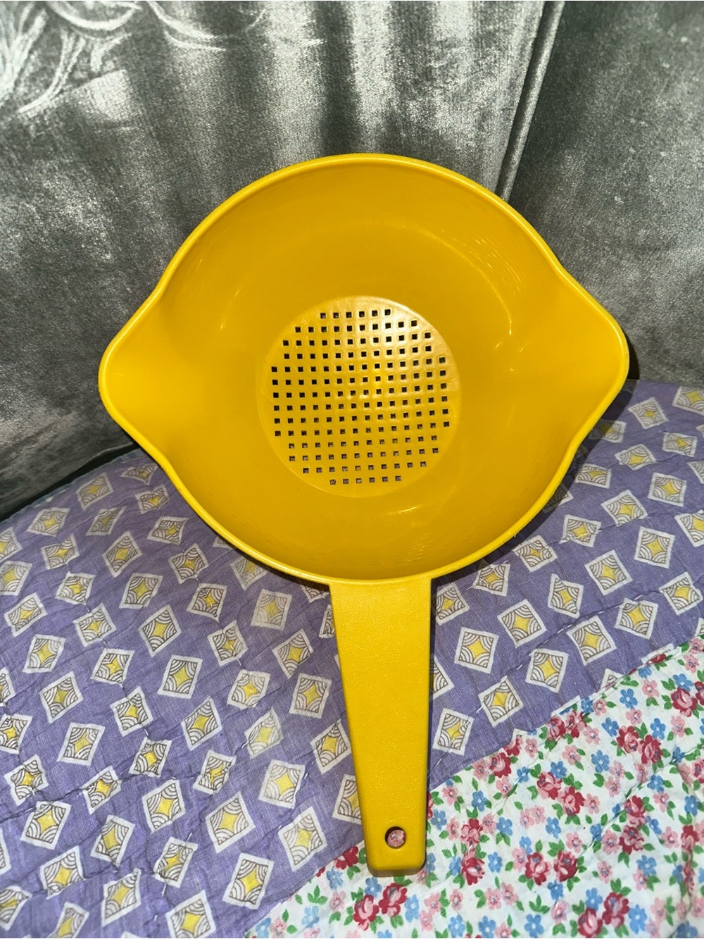 Tupperware Bright Yellow Plastic Strainer with Handle